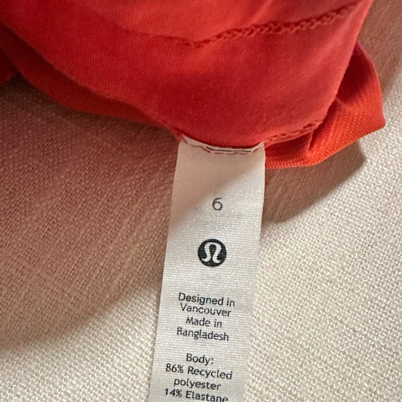 Lululemon Size 6 shorts - Picture 3 of 3